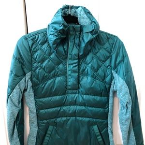 Lululemon size 4 Down for a run pullover. Teal